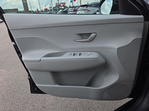 Used 2026 Hyundai Kona SE FWD image 10