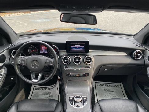 Used 2019 Mercedes-Benz GLC 300 4MATIC image 25