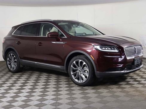 Used 2022 Lincoln Nautilus Reserve w/ Luxury Package image 52