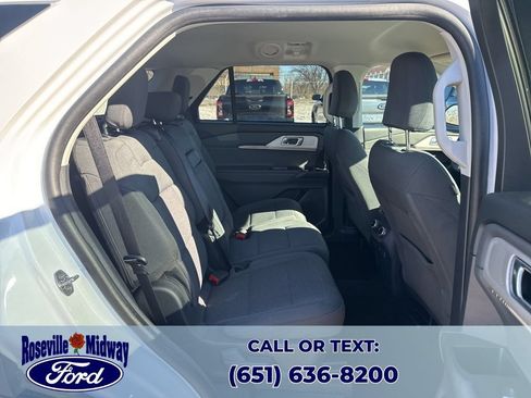 Used 2025 Ford Explorer Active AWD/4WD image 35