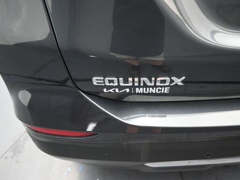 Used 2022 Chevrolet Equinox Premier FWD image 10