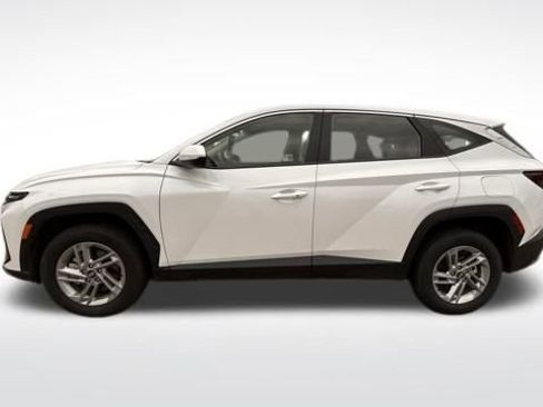 Used 2025 Hyundai Tucson SE image 8