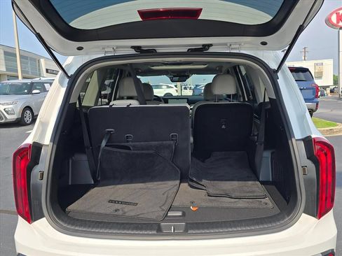 Certified 2023 Kia Telluride S w/ S Sunroof Package FWD image 12