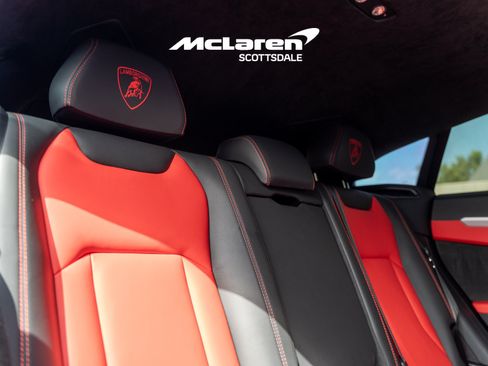 Used 2022 Lamborghini Urus AWD/4WD image 23