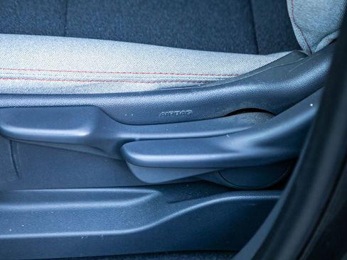 Used 2019 Chevrolet Bolt LT FWD image 29