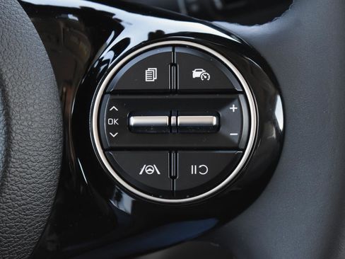 Used 2023 Kia Soul EX image 8