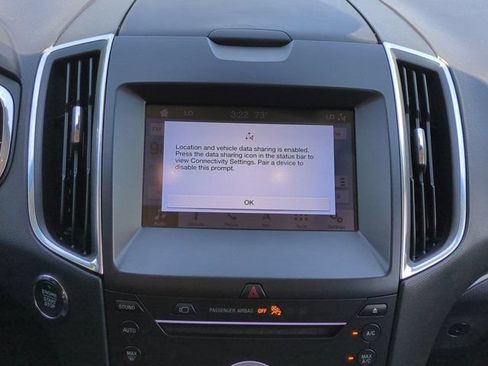 Used 2019 Ford Edge Titanium w/ Equipment Group 301A AWD/4WD image 16