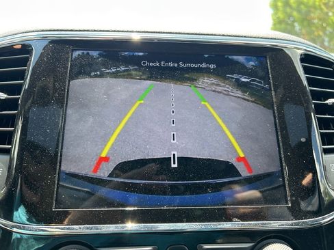 Used 2022 Jeep Grand Cherokee Limited image 28