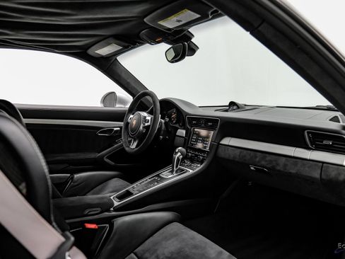 Used 2015 Porsche 911 GT3 RWD image 43