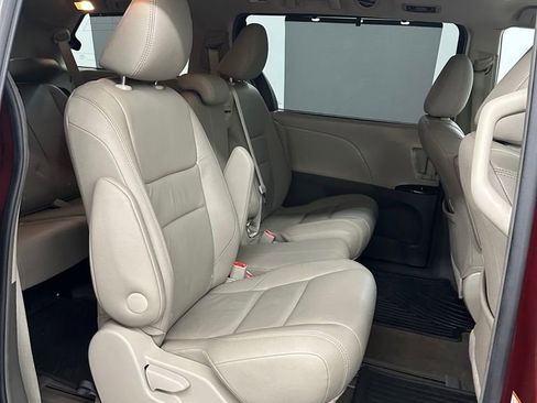 Used 2016 Toyota Sienna XLE w/ Outdoor Package image 31