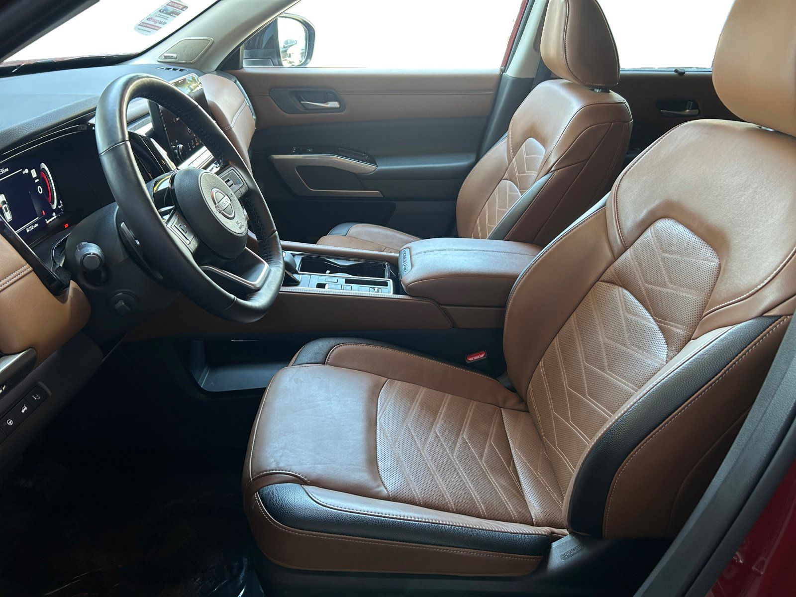 Used 2025 Nissan Pathfinder Platinum w/ Cargo Package FWD image 9