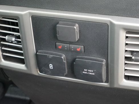 Used 2019 Ford F150 Platinum w/ Equipment Group 701A Luxury image 33