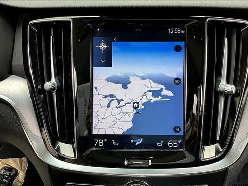 Used 2020 Volvo S60 T6 Momentum image 28