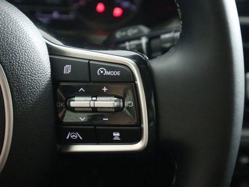 Used 2022 Kia Sorento EX w/ Panoramic Sunroof Package image 12