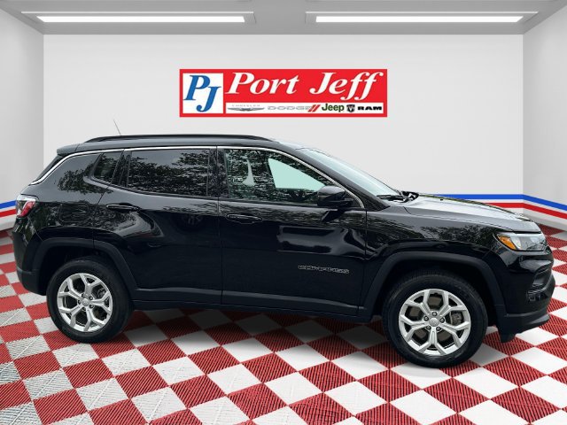 Certified 2024 Jeep Compass Latitude AWD/4WD image 3