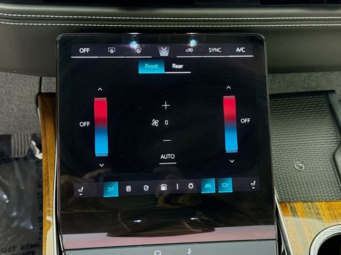 Used 2025 Cadillac Escalade Premium Luxury Platinum image 16