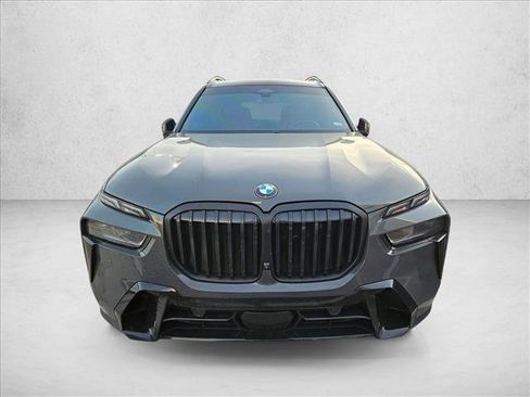 Used 2024 BMW X7 xDrive40i w/ M Sport Package image 2