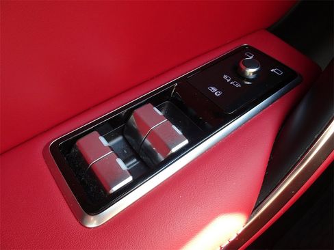 Used 2024 Jaguar F-PACE R-Dynamic S image 21