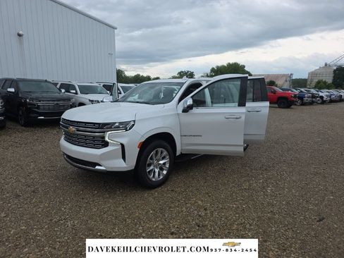 Used 2024 Chevrolet Suburban Premier AWD/4WD image 30