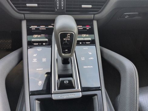 Used 2019 Porsche Cayenne image 20