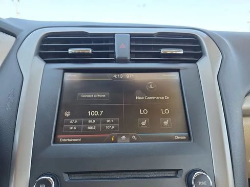 Used 2016 Ford Fusion SE w/ Equipment Group 202A FWD image 28