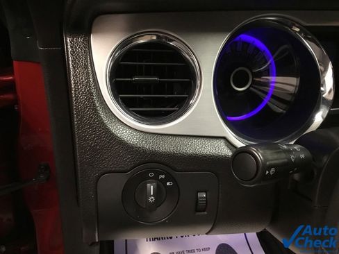 Used 2013 Ford Mustang Premium RWD image 29