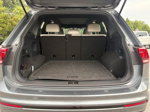 Used 2021 Volkswagen Tiguan SE R-Line AWD/4WD image 17