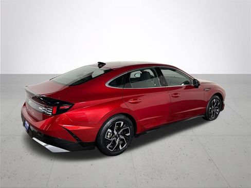 Used 2025 Hyundai Sonata SEL FWD image 6
