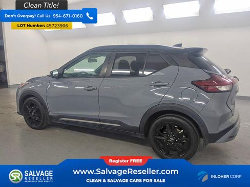 Used 2023 Nissan Kicks SR w/ SR Premium Package FWD image 3