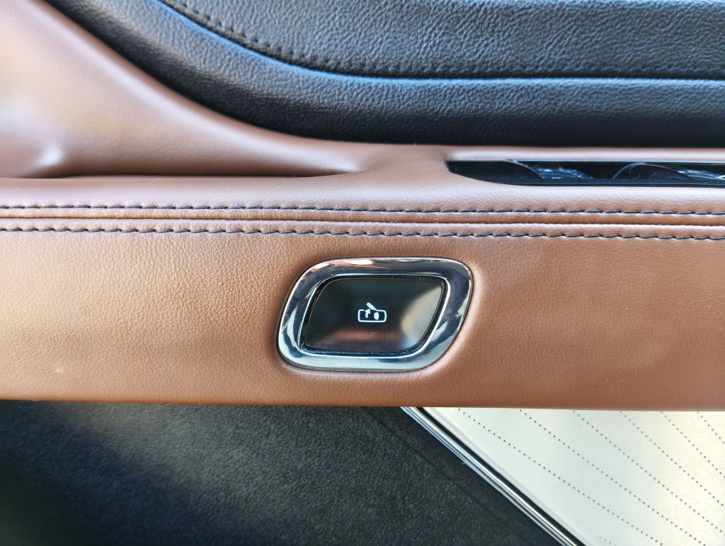Used 2021 Lincoln Aviator Reserve AWD/4WD image 49