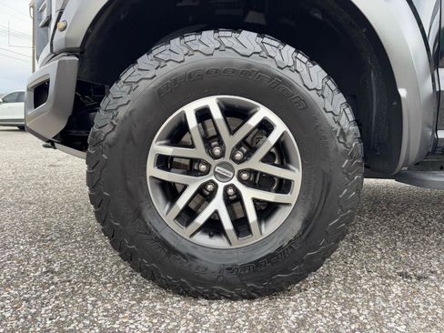 Used 2018 Ford F150 Raptor w/ Equipment Group 802A Luxury image 28
