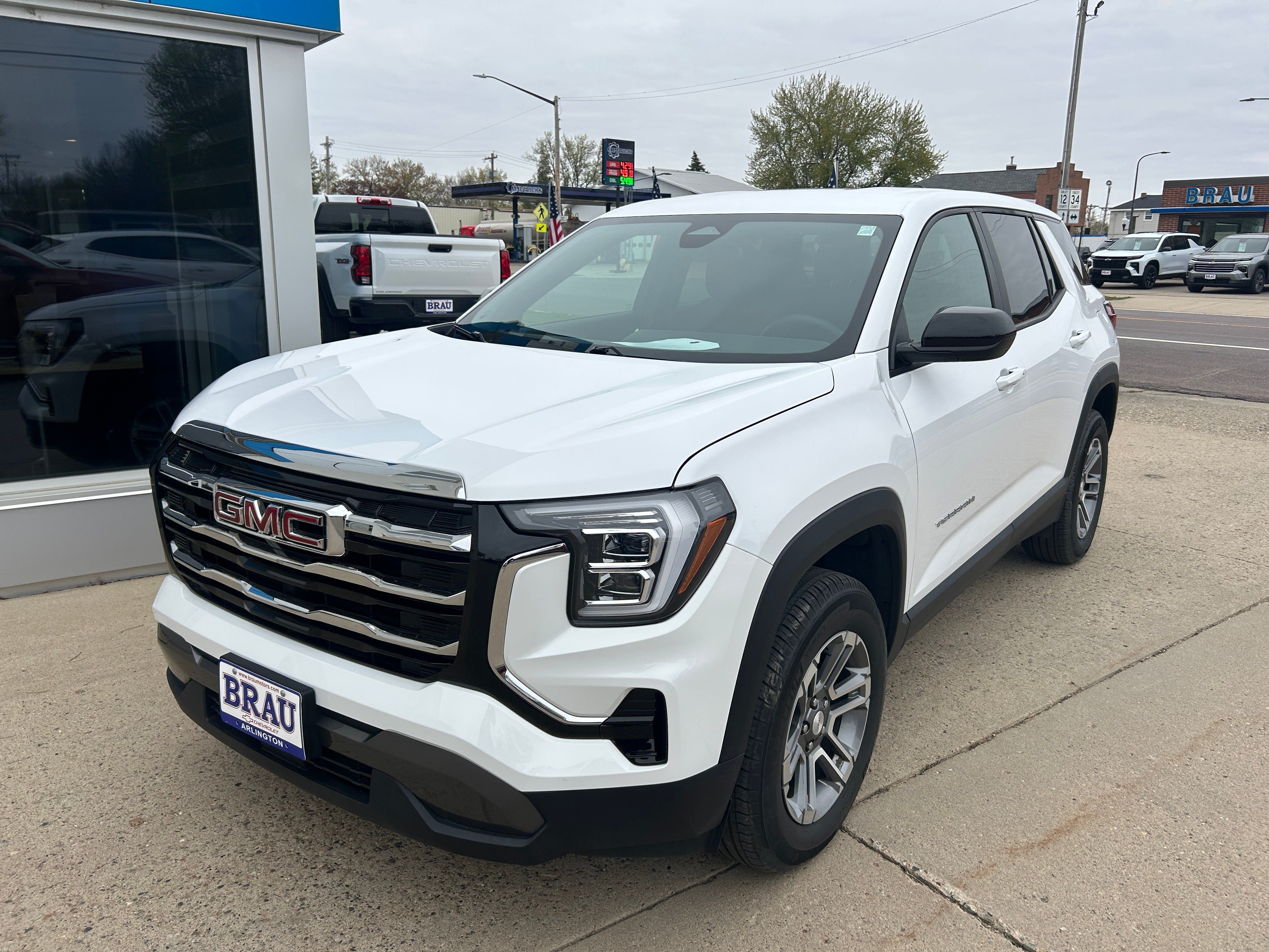 Used 2026 GMC Terrain Elevation AWD/4WD image 2