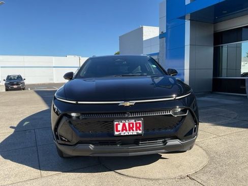 New 2026 Chevrolet Equinox EV LT image 2