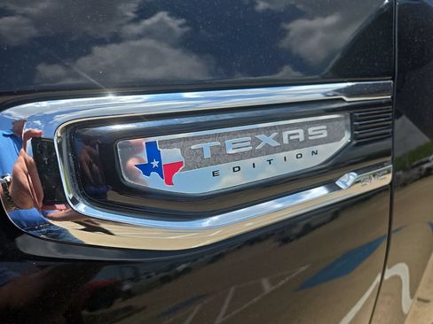 Used 2020 GMC Sierra 1500 SLT RWD image 13