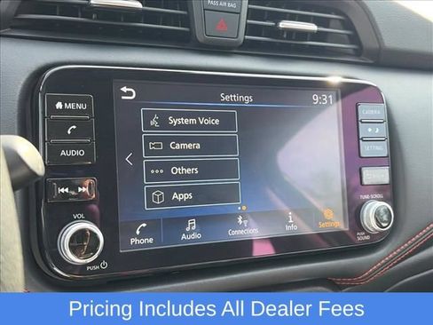 Used 2025 Nissan Versa SR FWD image 13