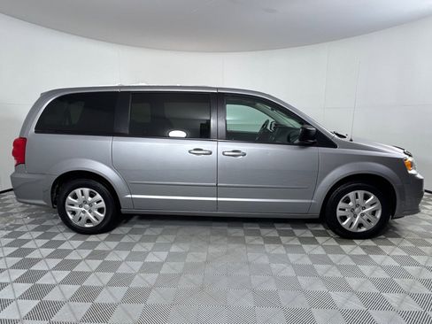 Used 2017 Dodge Grand Caravan SE w/ Power Window Group image 4