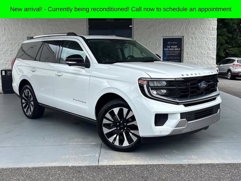 Used 2026 Ford Expedition Platinum w/ Driver's Package AWD/4WD image 1