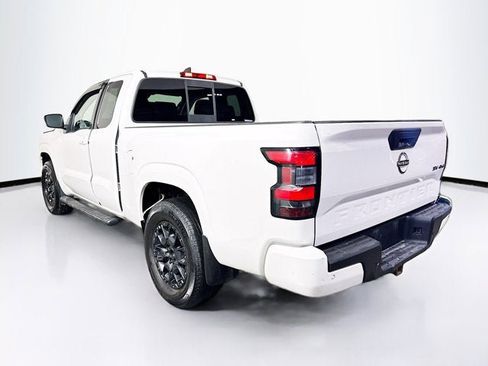 Used 2022 Nissan Frontier SV image 7