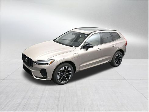 New 2026 Volvo XC60 T8 Plus w/ Protection Package Premier AWD/4WD image 13