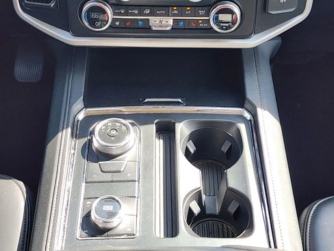 Used 2024 Ford Expedition Max XLT image 20