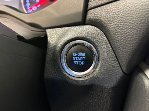Used 2019 Toyota RAV4 XLE FWD image 24