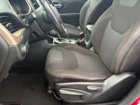 Used 2015 Jeep Cherokee Latitude FWD image 10