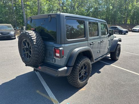 Used 2025 Jeep Wrangler Willys AWD/4WD image 6