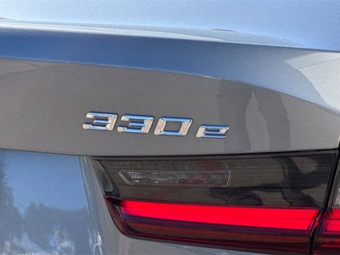 Used 2023 BMW 330e 330e iPerformance w/ Driving Assistance Package image 32