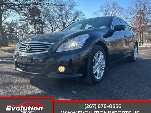 Used 2015 INFINITI Q40 w/ Navigation Package image 1