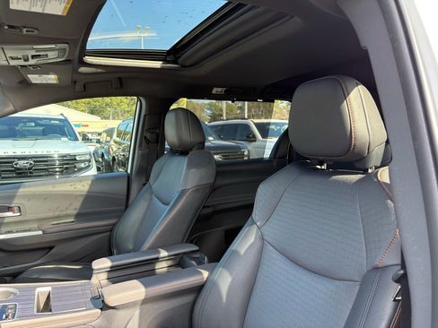 Used 2022 Toyota Sienna XSE image 16