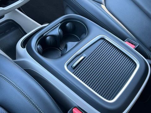 Used 2024 Chrysler Pacifica Touring-L FWD image 31