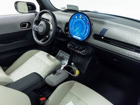 Certified 2025 MINI Cooper S image 28