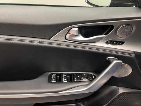 Used 2020 Kia Stinger GT1 image 18