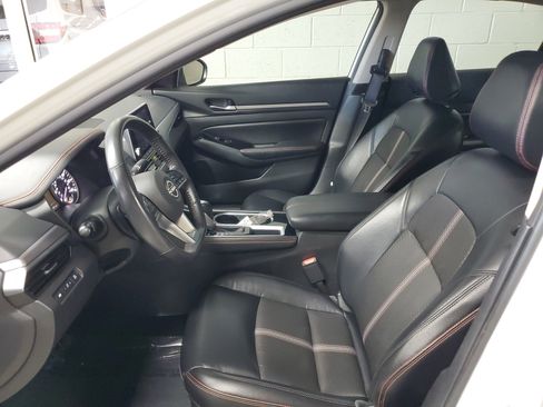 Used 2024 Nissan Altima 2.5 SR FWD image 18